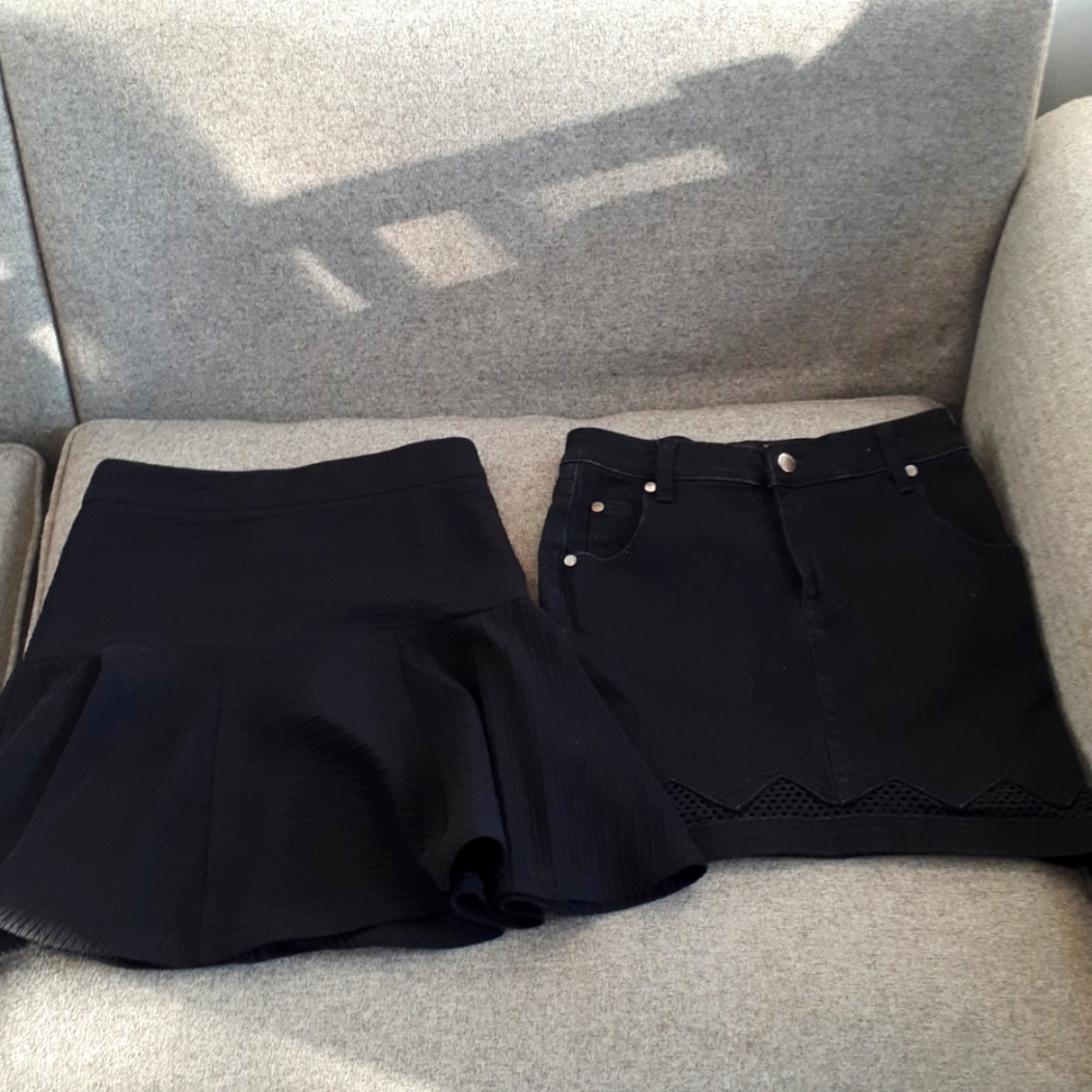 2 beautiful black skirts minkpink xs and topshop 2